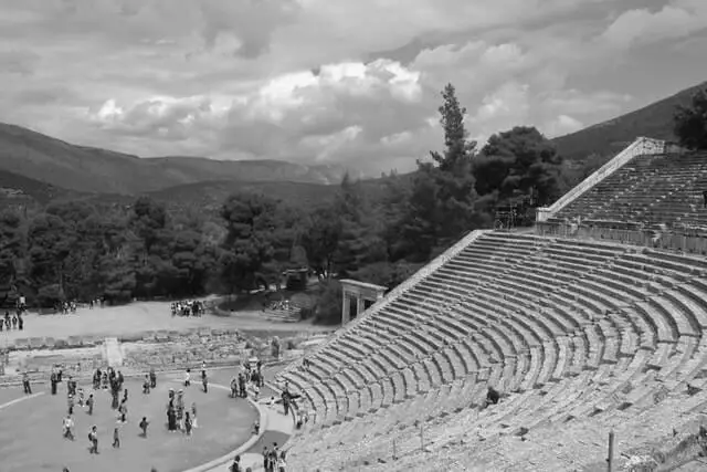 Differences Between Greek and Roman Theatre