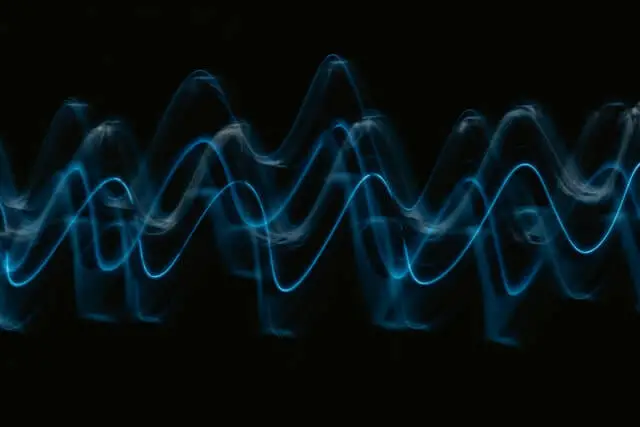 What Are the Differences between Light Waves and Sound waves?